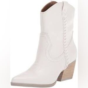 DV by Dolce Vita Karyn White Western Boot with  Braided Detail 7.5 M